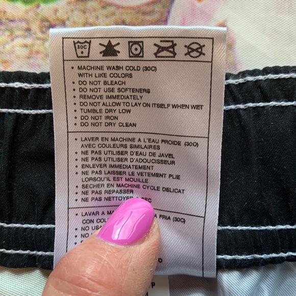 Nike Waterproof Active Capris • Sz S (4-6) - Picture 13 of 13